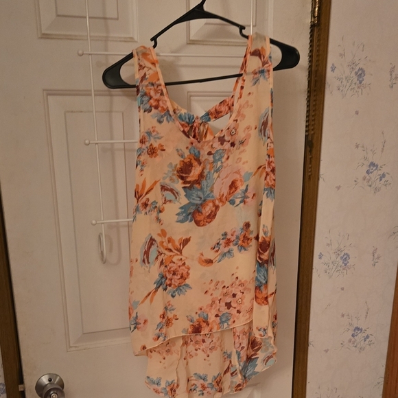 Forever 21 Peach Floral Top - Picture 15 of 15